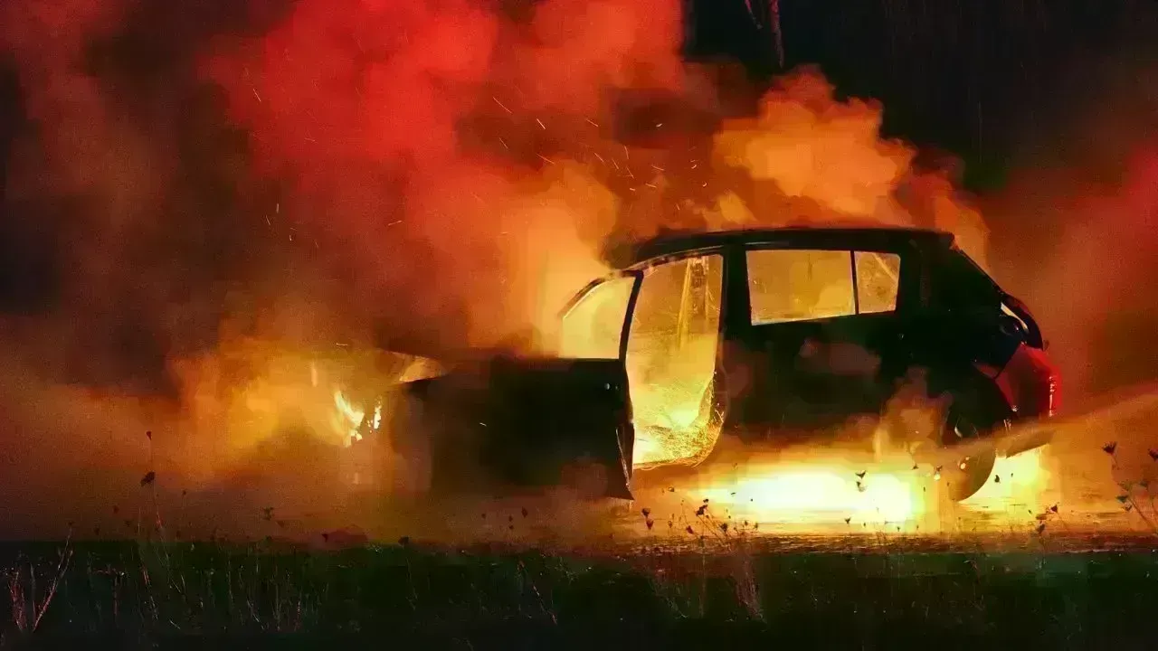 Tragic Collision on Mathura Expressway: 4 Fatalities and 25 Injuries Reported