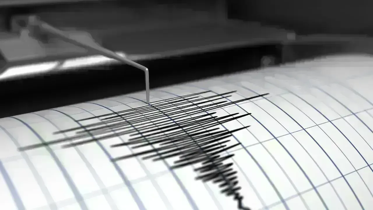 Magnitude 5.2 Earthquake Shakes Karachi in the Early Hours
