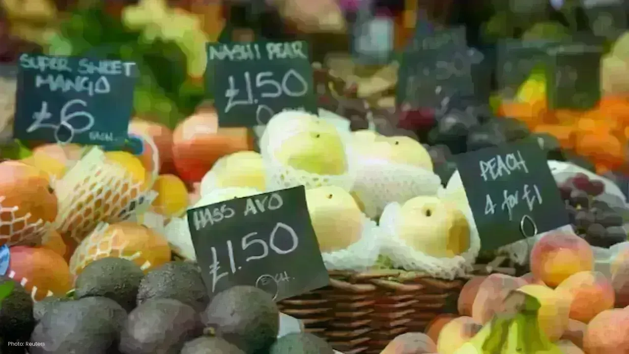 UK Inflation Plummets to 3.2%, Impending BOE Rate Cut Expected