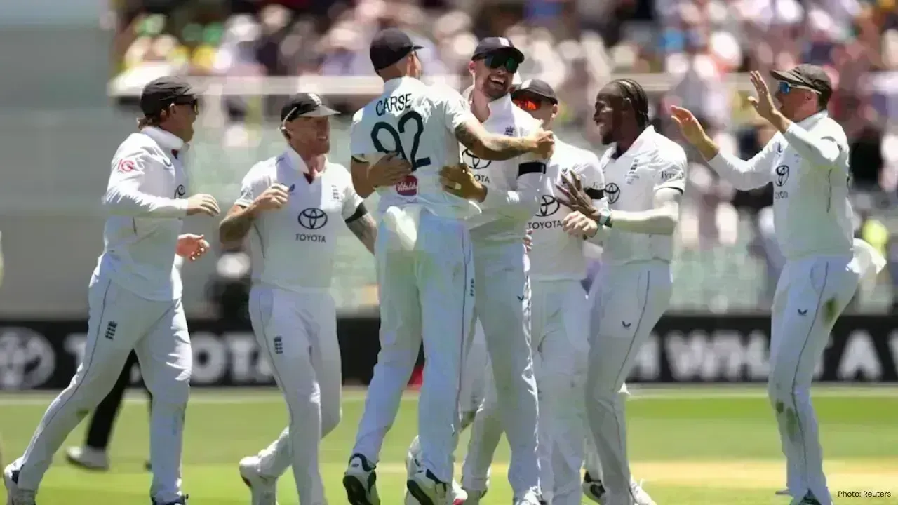 Usman Khawaja's 82 Anchors Australia to 194/5 in Ashes Test