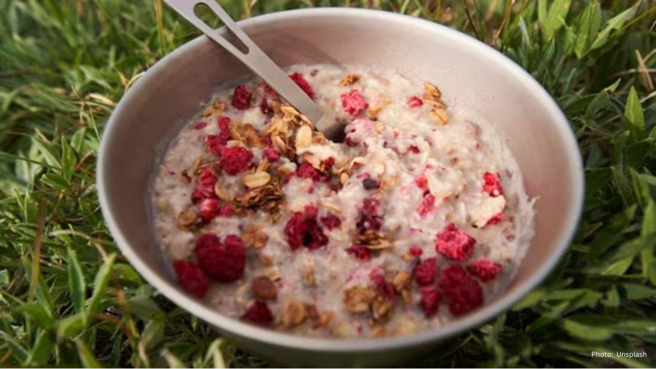Doctor Warns Against “Marketing Gimmicks” in Oats, Shares Healthiest Way to Eat Them