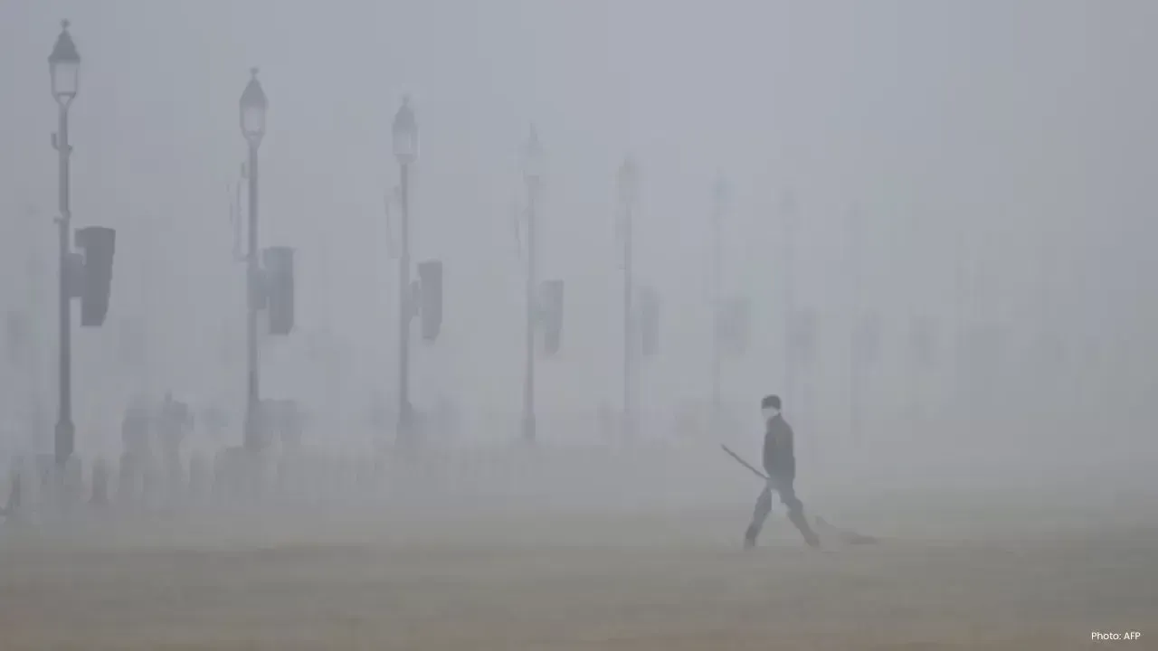 Air India and IndiGo Warn Travelers of Fog-Related Flight Delays