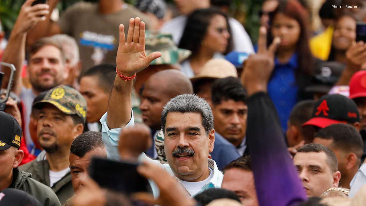 Trump Signals Tough Stance on Venezuela, Says Maduro Should Step Aside