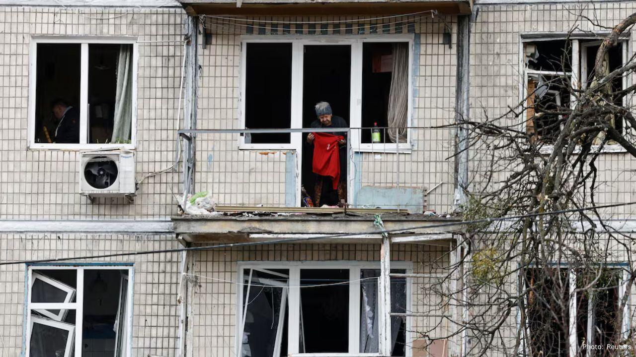 Russian Air Attack Kills Civilians and Leaves Much of Ukraine Without Power