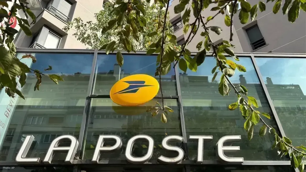La Poste Cyberattack: Disruptions Amid Holiday Season
