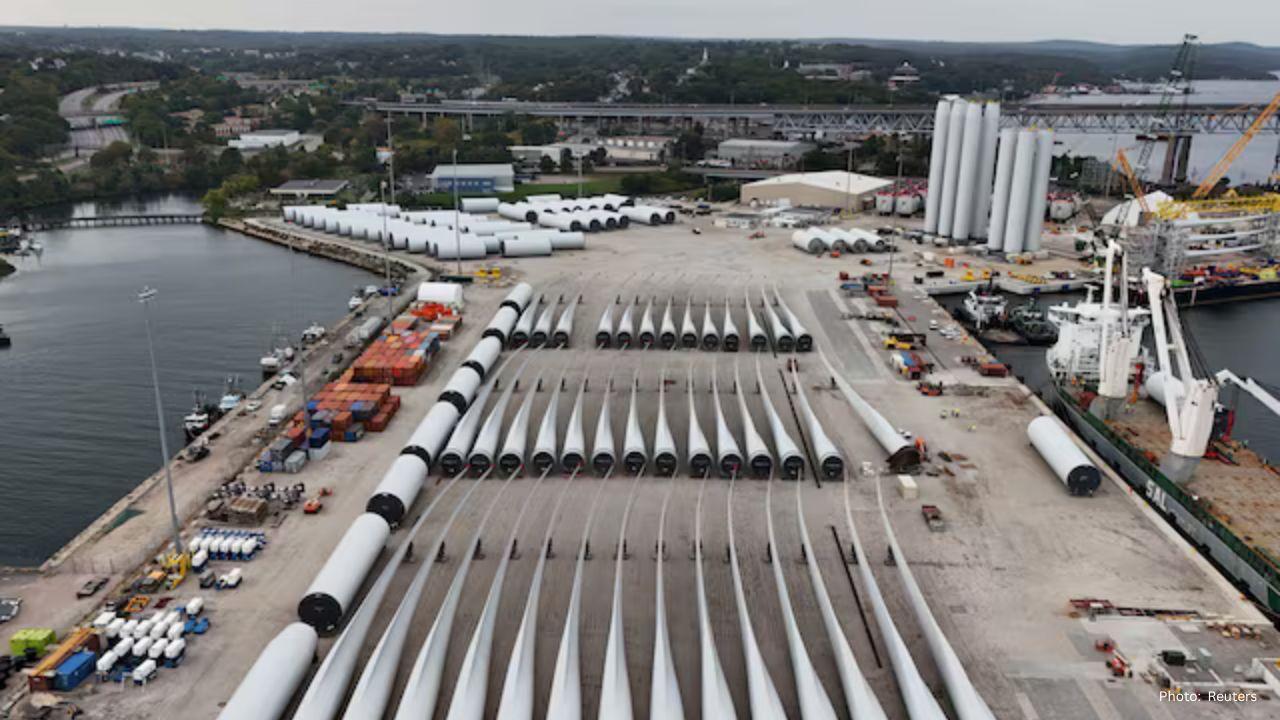 Democratic Governors Urge White House to Lift Freeze on Offshore Wind Projects