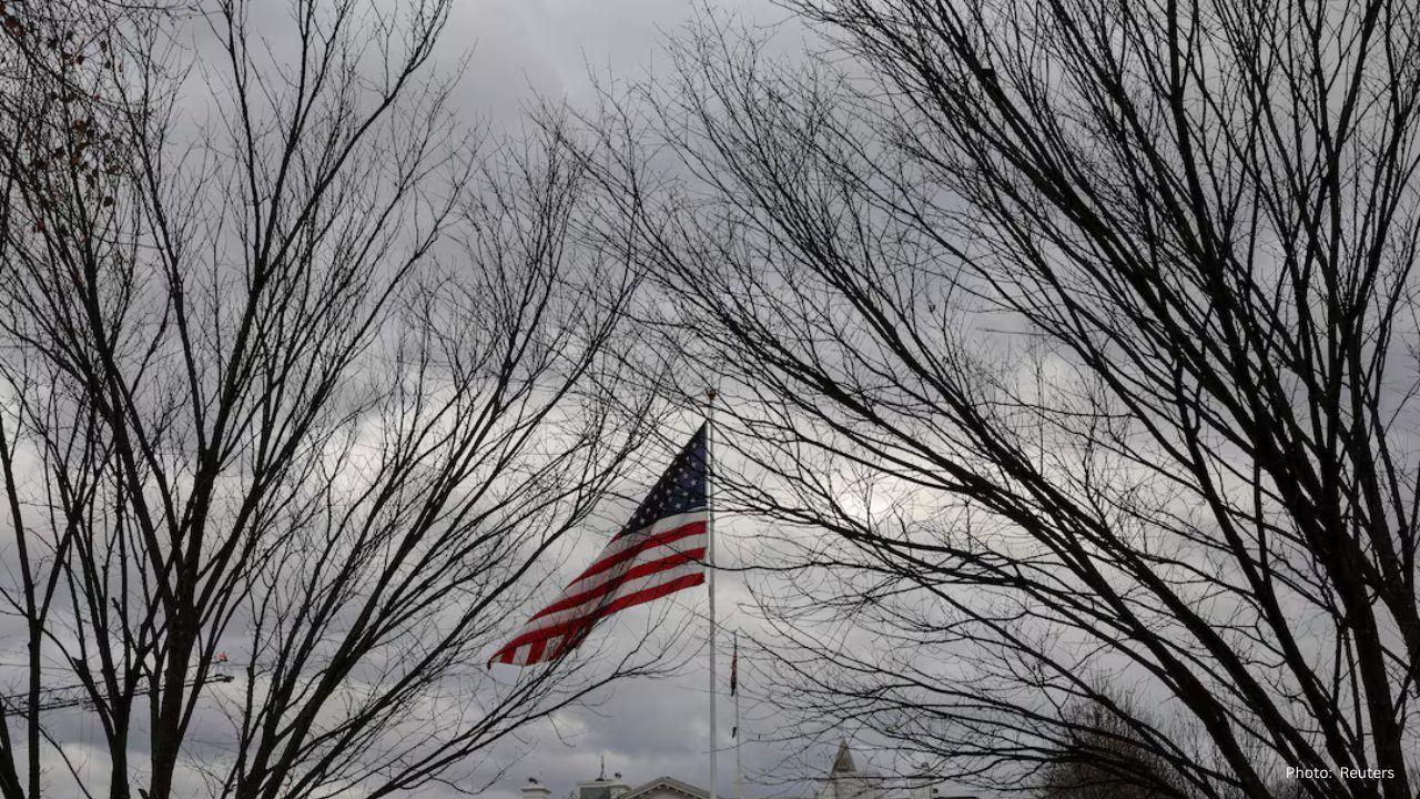 White House directs U.S. military to tighten pressure on Venezuelan oil exports