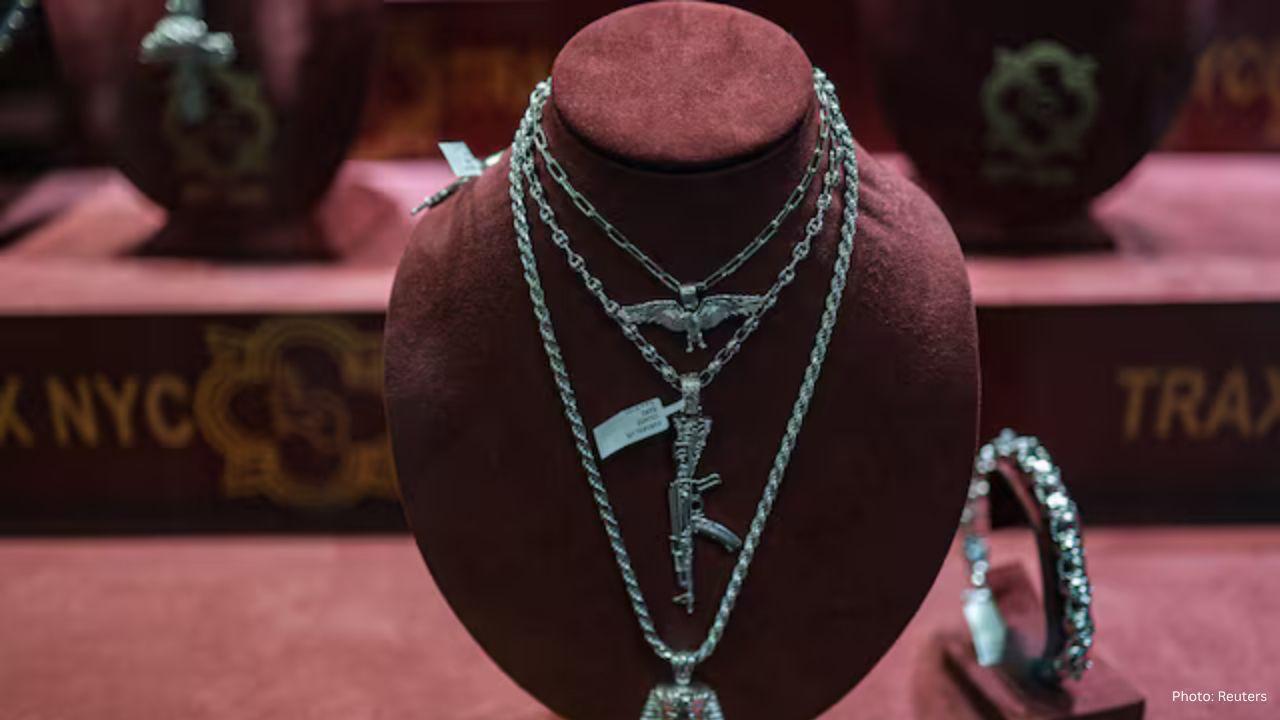 Silver Crosses $75 as Gold and Platinum Reach Record Highs