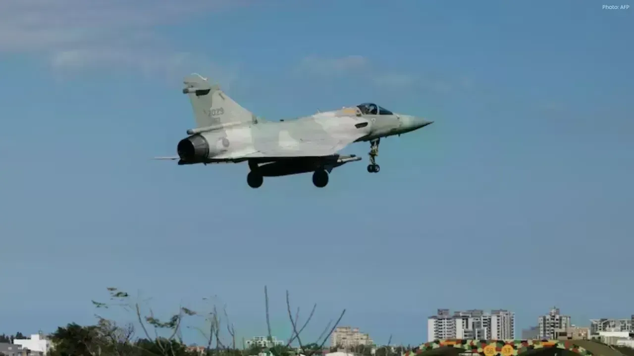 China's Extensive Military Exercises Surround Taiwan Spark Tension