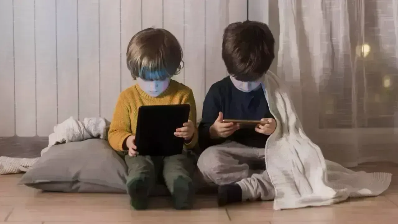 The Impact of Traditional Games on Today's Kids' Health Compared to Smartphones