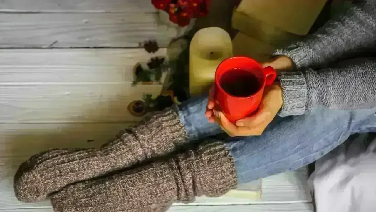 Chilly Extremities? Understanding the Potential Health Signals Behind Cold Hands and Feet