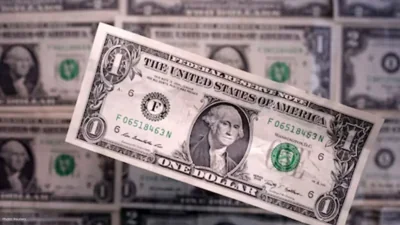 Dollar Steady as Fed Minutes Approach, Markets Remain Cautious