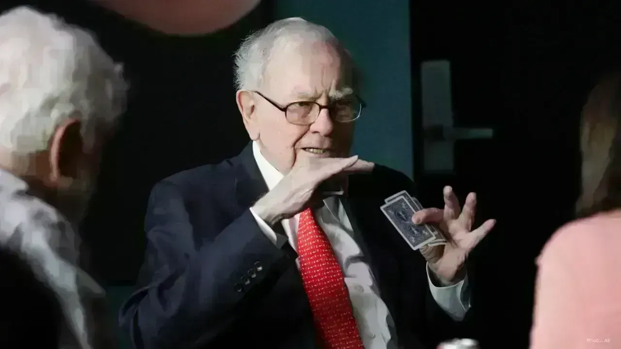 Warren Buffett's Enduring Investment Wisdom as He Steps Down