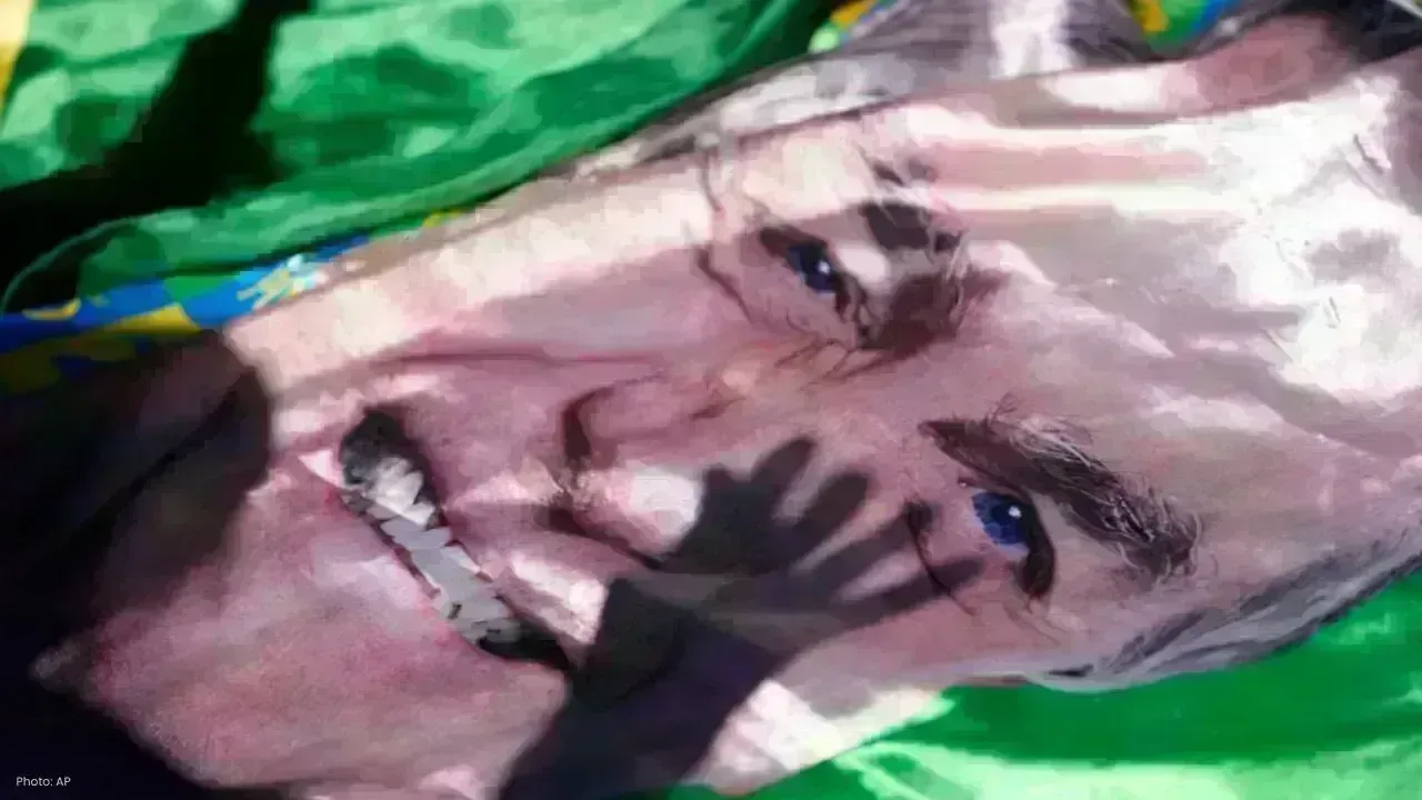 Jair Bolsonaro Discharged from Hospital, Returns to Custody