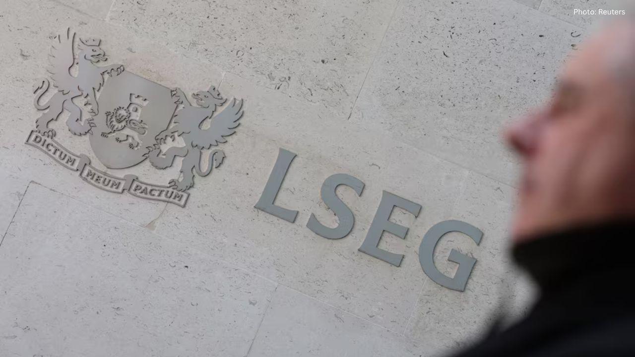 London’s FTSE 100 Crosses Historic 10,000 Mark as 2026 Begins on a Strong Note