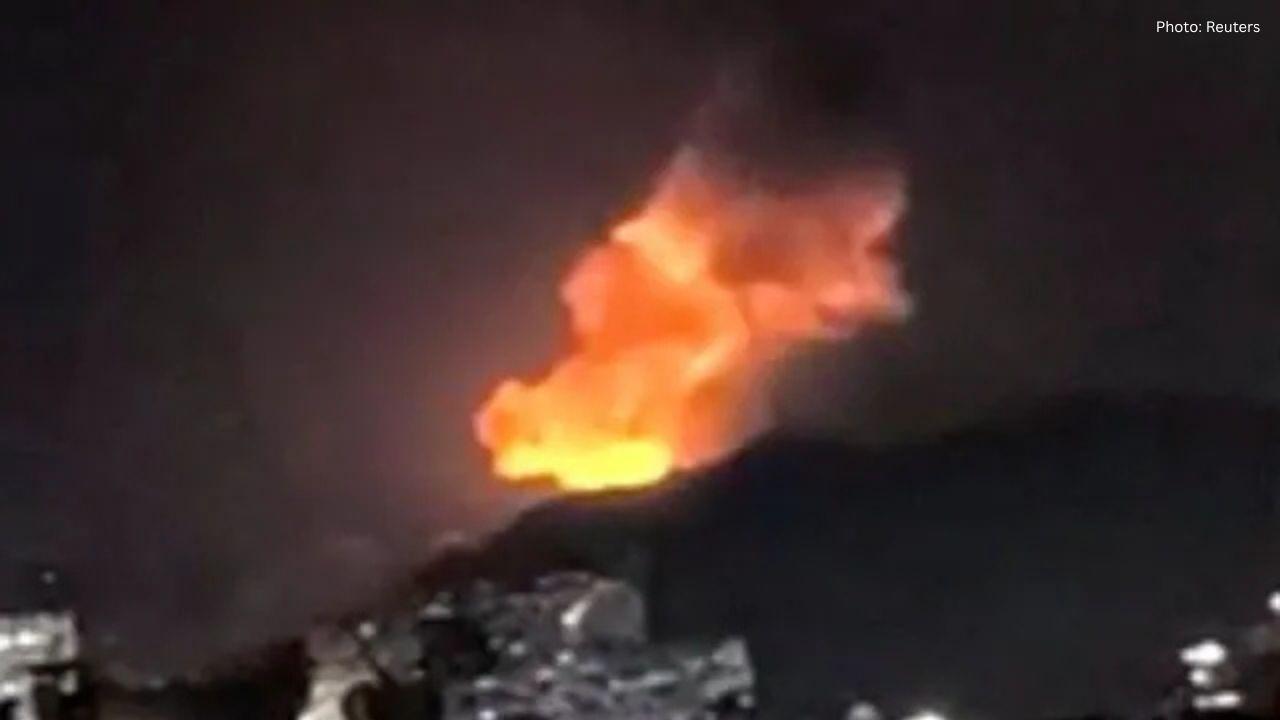 Smoke and Explosions Reported in Caracas Amid Rising Tensions in Venezuela