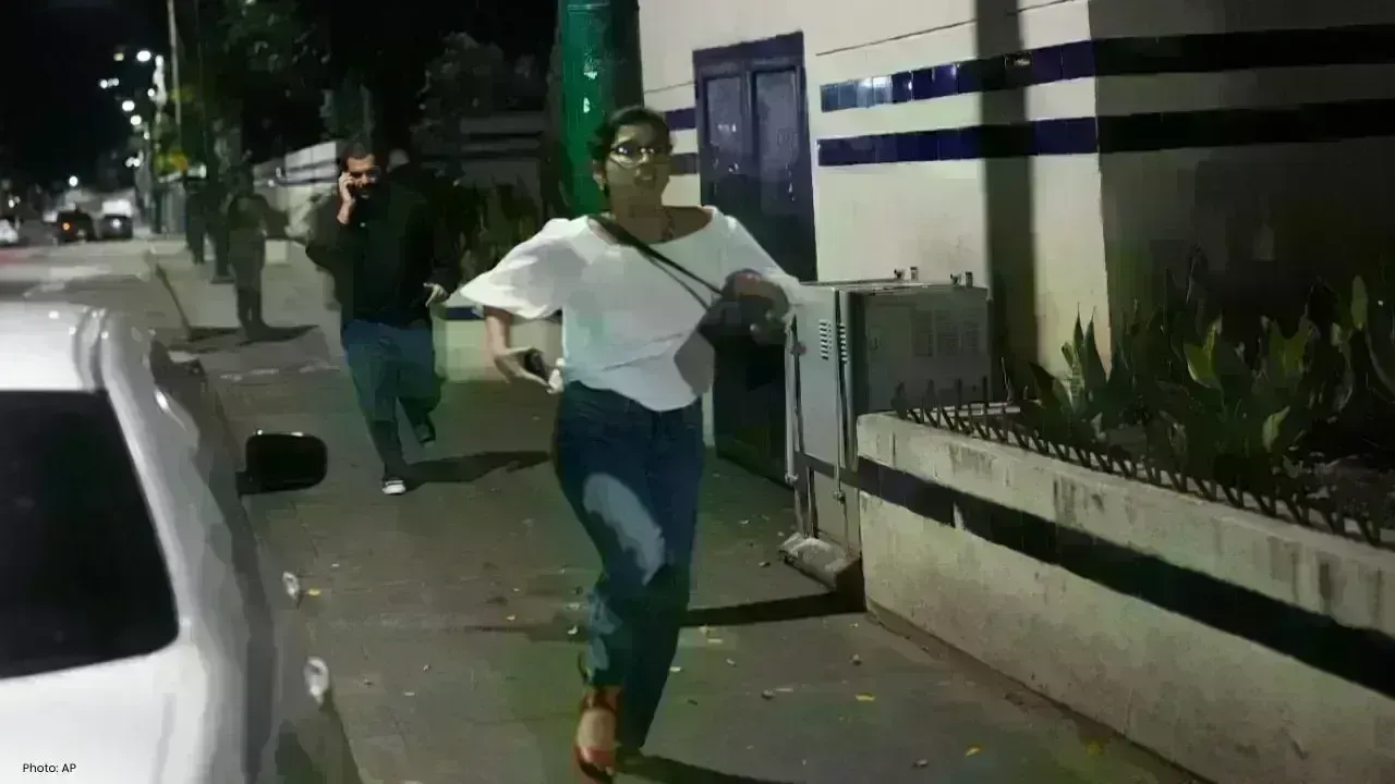 Explosions Echo Through Caracas Amid Escalated U.S.-Venezuela Friction