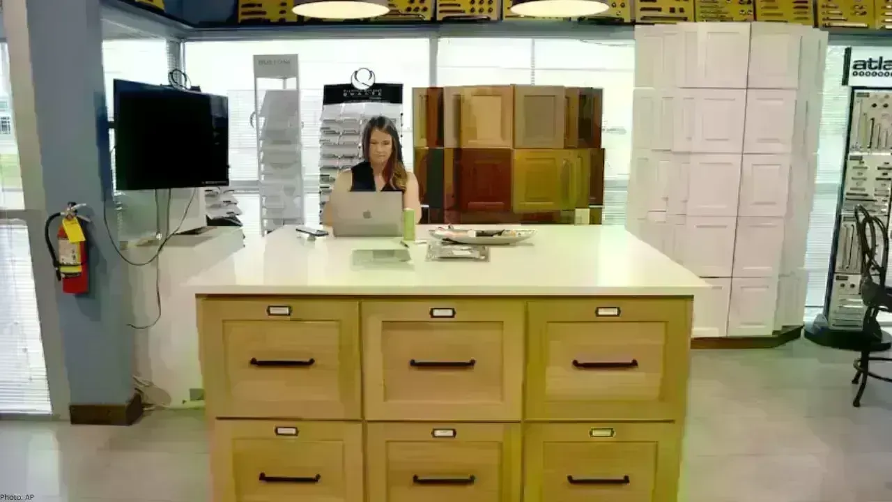 U.S. Delays Tariff Hike, Offering Relief to Canadian Cabinet Makers