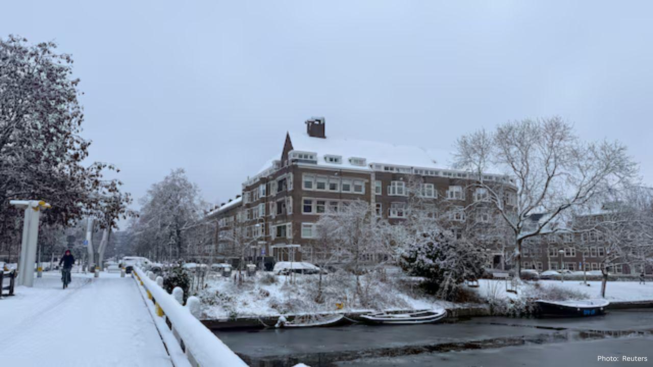 Snow and Ice Bring Dutch Train and Air Traffic to a Standstill
