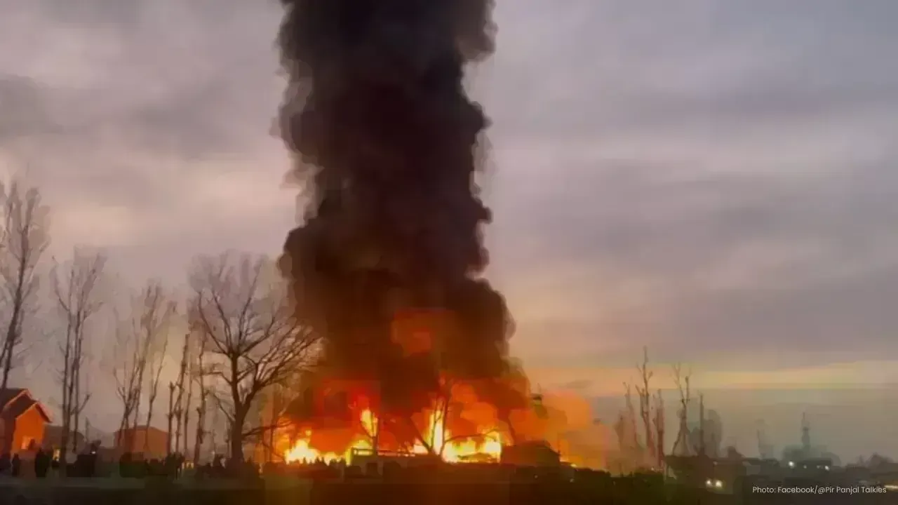 Significant Blaze Devastates Commercial Properties in Srinagar’s Barzalla