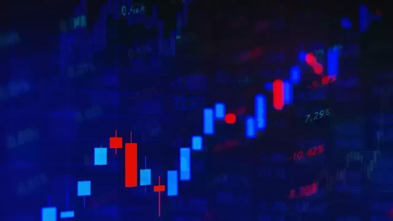 Indian Markets Open on Cautious Note: GIFT Nifty Suggests Soft Start Amid Global Challenges