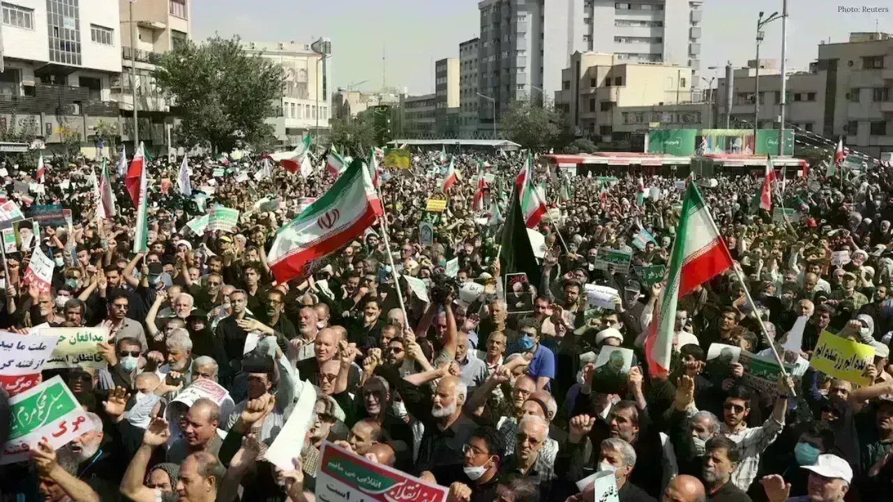 Escalating Protests Erupt in Tehran as Citizens Demand Change
