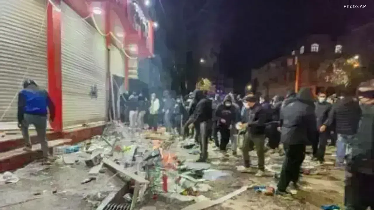 Iran’s Supreme Leader Signals Harsh Crackdown as Protests Spread Despite Internet Shutdown