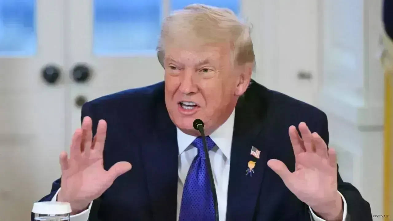 Trump Issues Stark Warning to Iran Amid Nationwide Protests