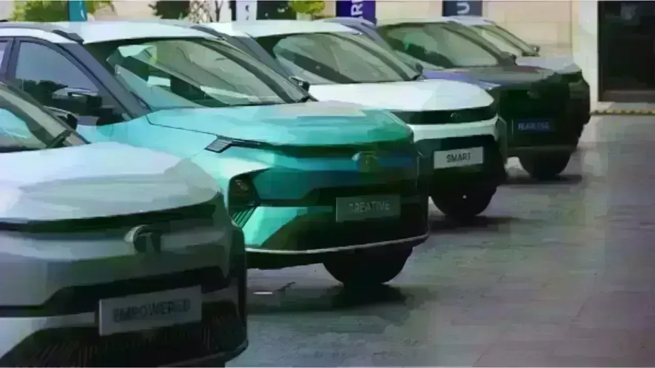 2025 Year-End Car Sales: India's Top 25 Best-Selling Cars Unveiled