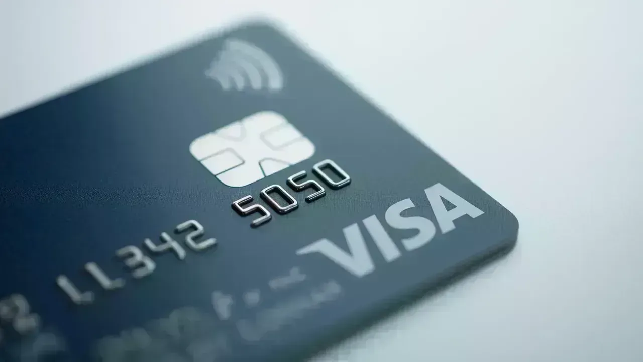 The Impact of Credit Card Usage on Monthly Financial Management