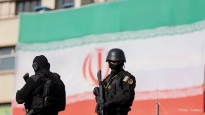 Trump Weighs Tough Action as Iran Faces Deadly Protests and Keeps US Talks Open