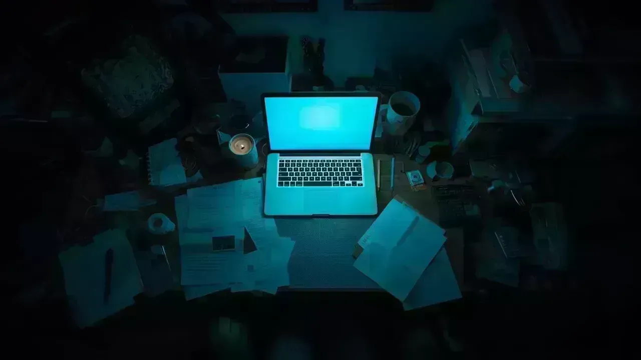 Top Side Income Strategies for Salaried Professionals on a Budget