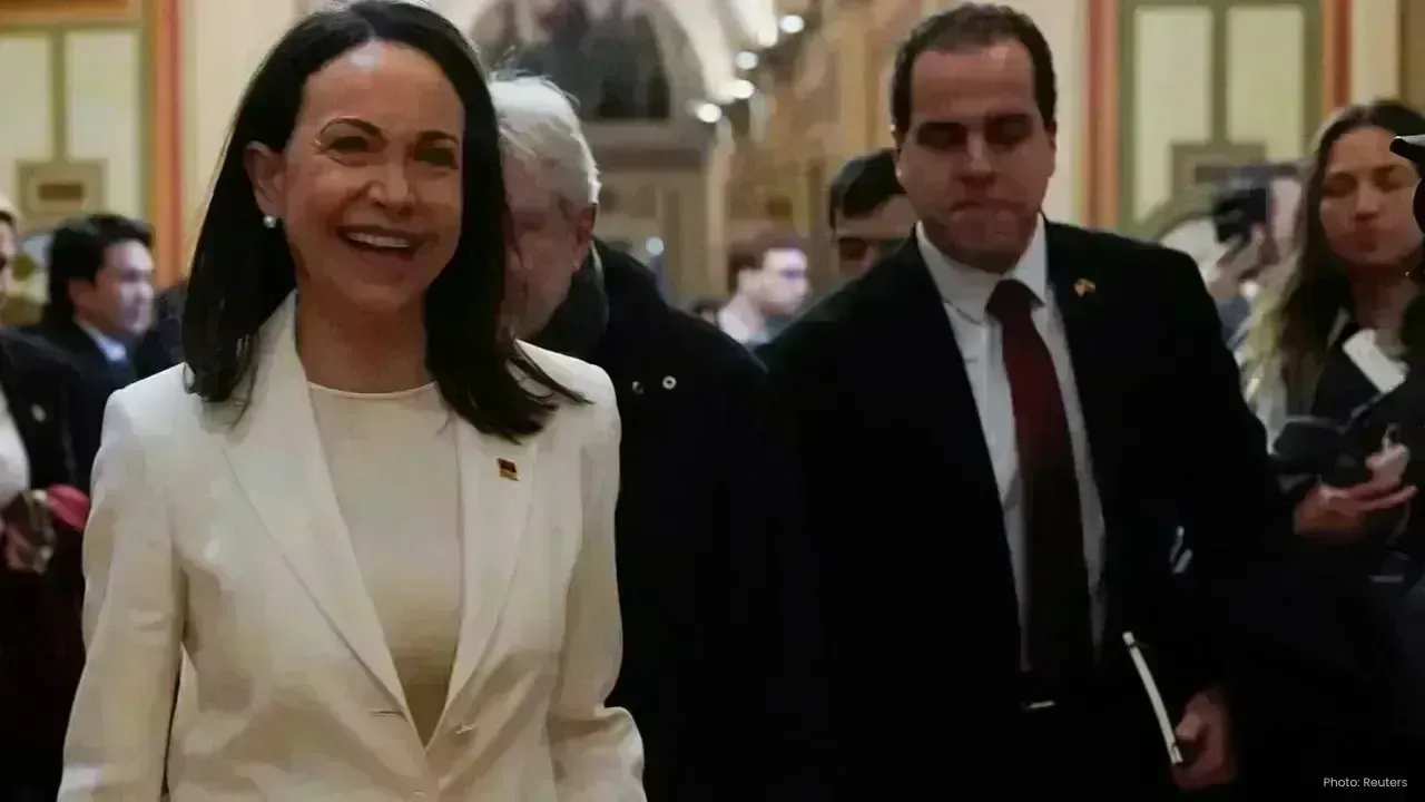 Trump Retains Nobel Medal Given by Machado During Venezuela Discussions