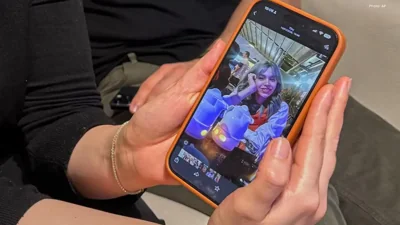 Iranian Family Forced to Bury Daughter in Roadside Pit After Deadly Protests