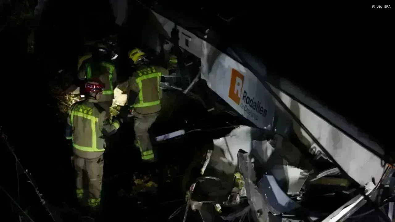 Barcelona Train Crash Kills One, Heightening Concerns Over Rail Safety in Spain