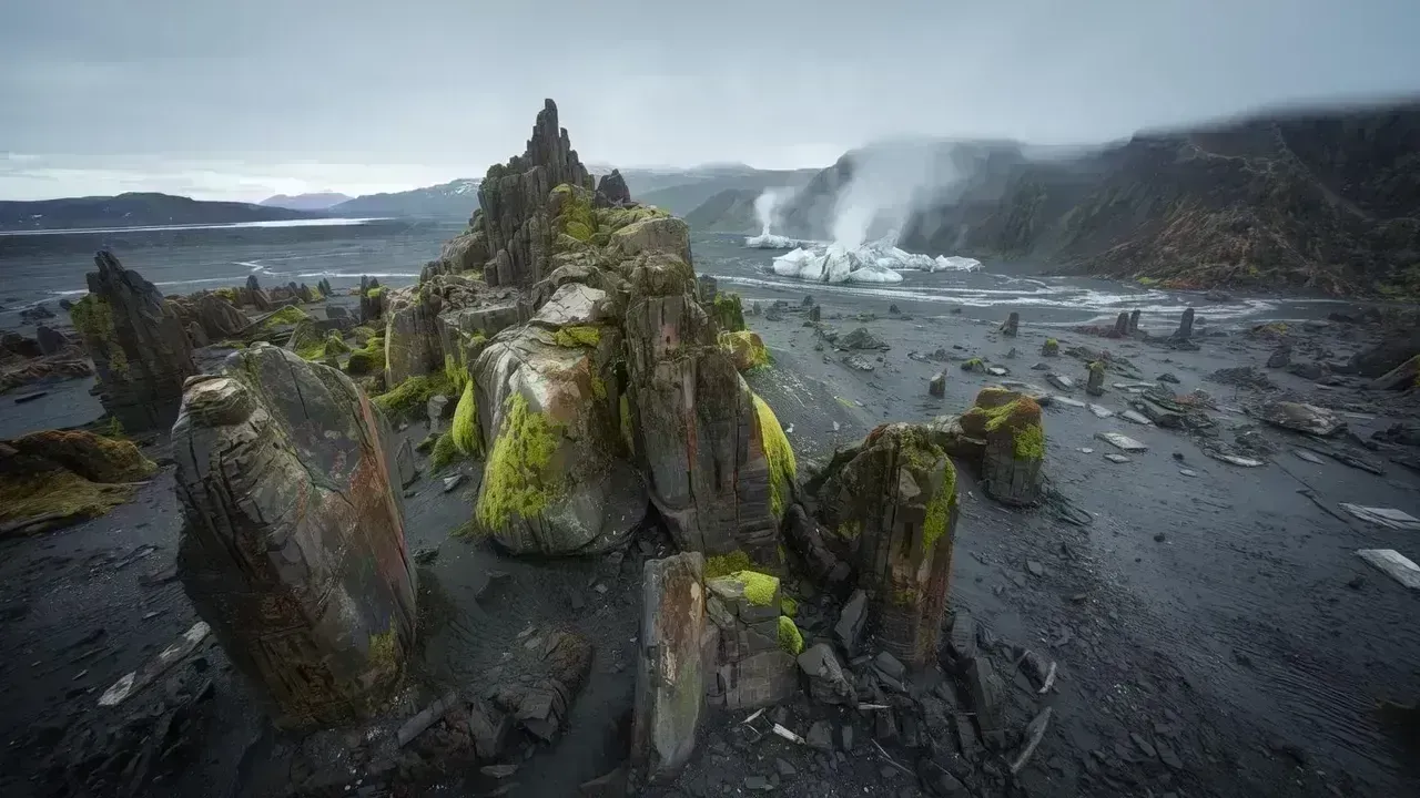 Comprehensive Guide to Iceland's Ring Road: Key Stops, Fuel Expenses & Accommodation