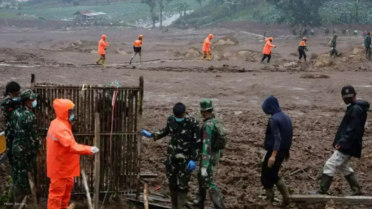 Landslide in West Java: Search Operations Impacted by Heavy Rain