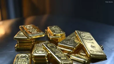 Gold Nears $5,600 as Investors Rush to Safety, Silver Eyes $120