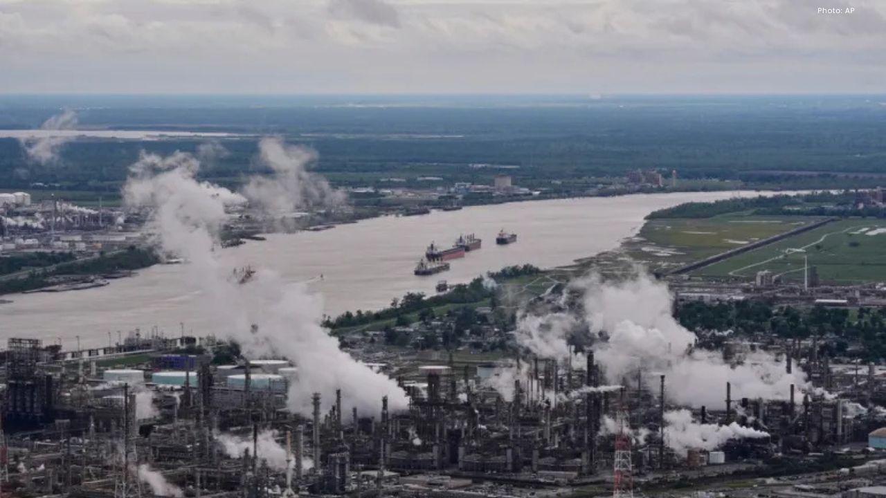 Trump Revokes Key US Climate Science Finding, Raising Questions About Future Environmental Rules