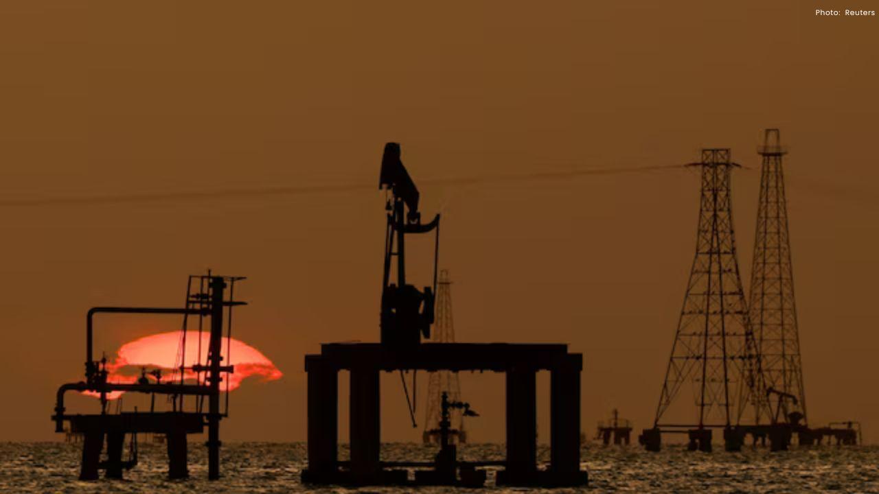 Oil Prices Fall as US and Iran Prepare for New Nuclear Talks