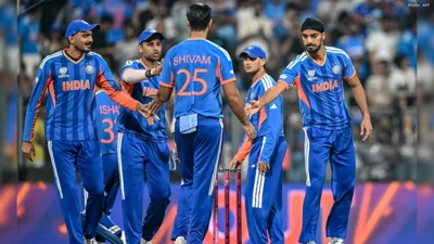 Gavaskar Suggests Big India Change for T20 World Cup M…