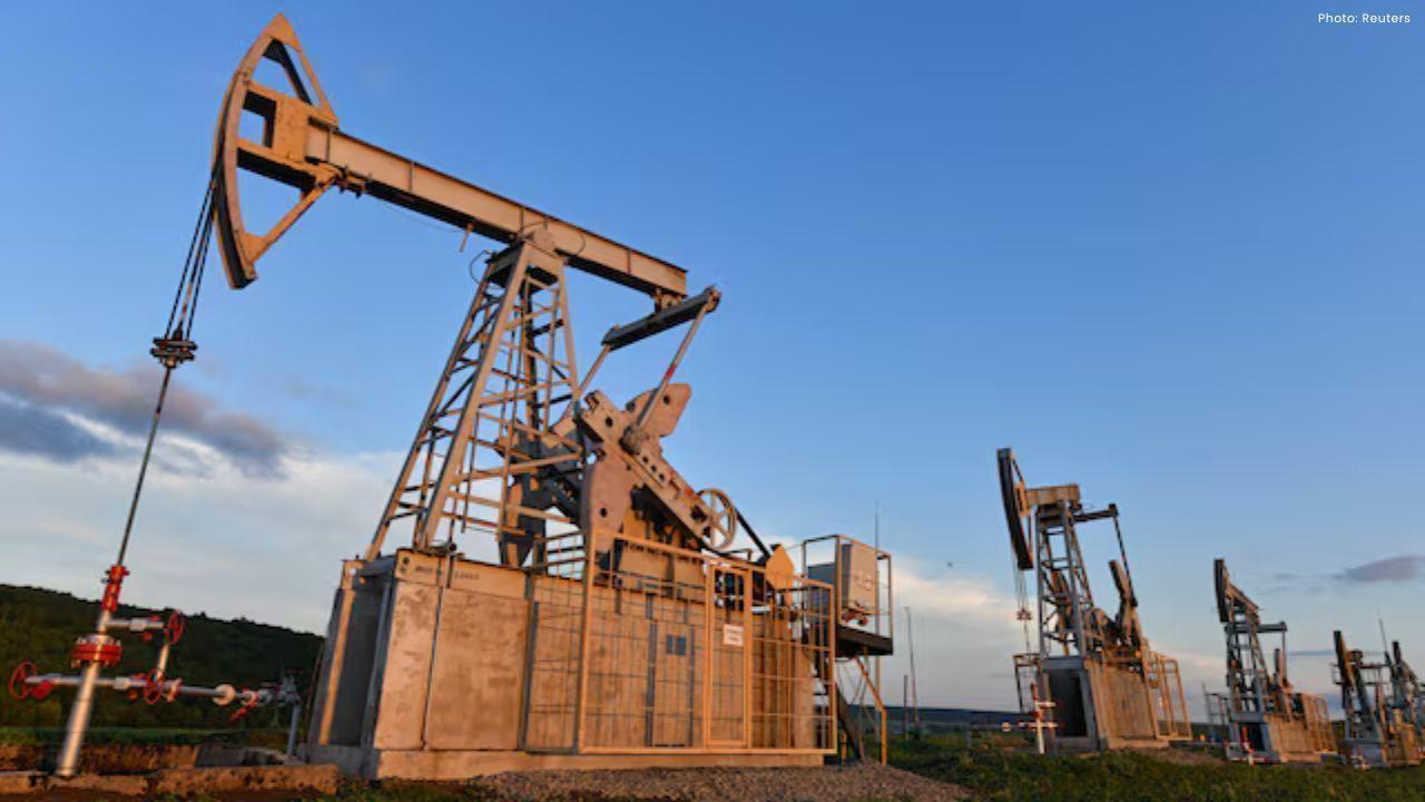 Oil Prices Ease as US and Iran Continue Nuclear Negotiations