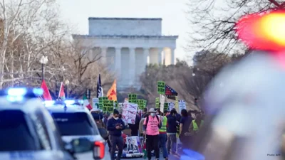 Poll Finds Only About One-Quarter of Americans Support Attacks on Iran