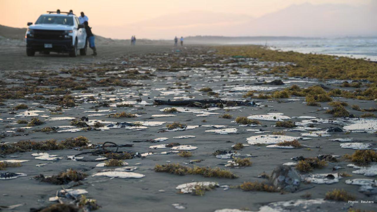 Oil Spill Along Mexico’s Veracruz Coast Hurts Fishing Communities