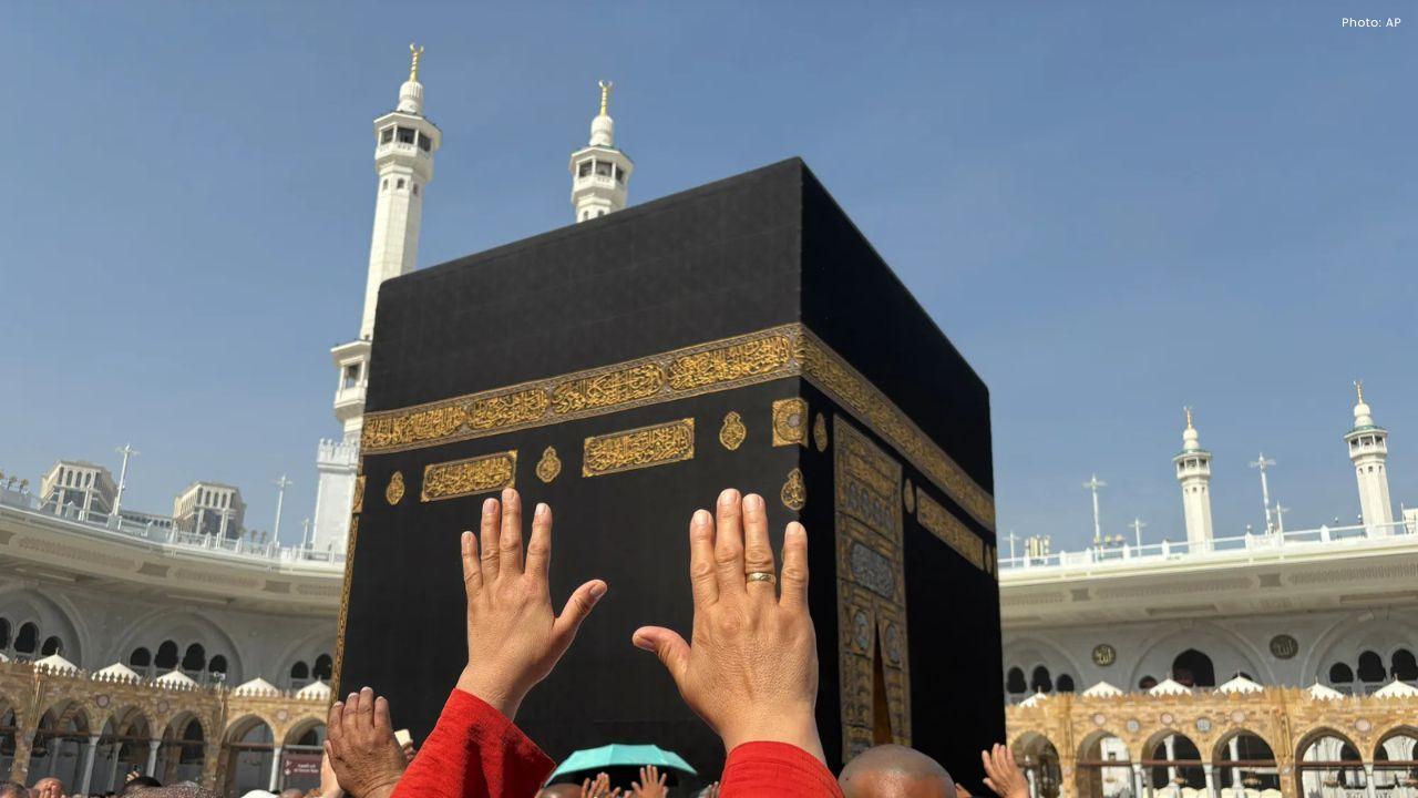 Iran War Disrupts Pilgrimage Travel, Leaving Thousands of Muslim Pilgrims Stranded in Saudi Arabia