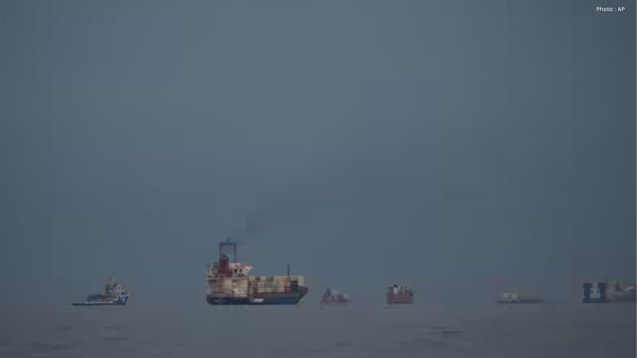 Ships Disguise as Chinese to Avoid Attacks in Iran War