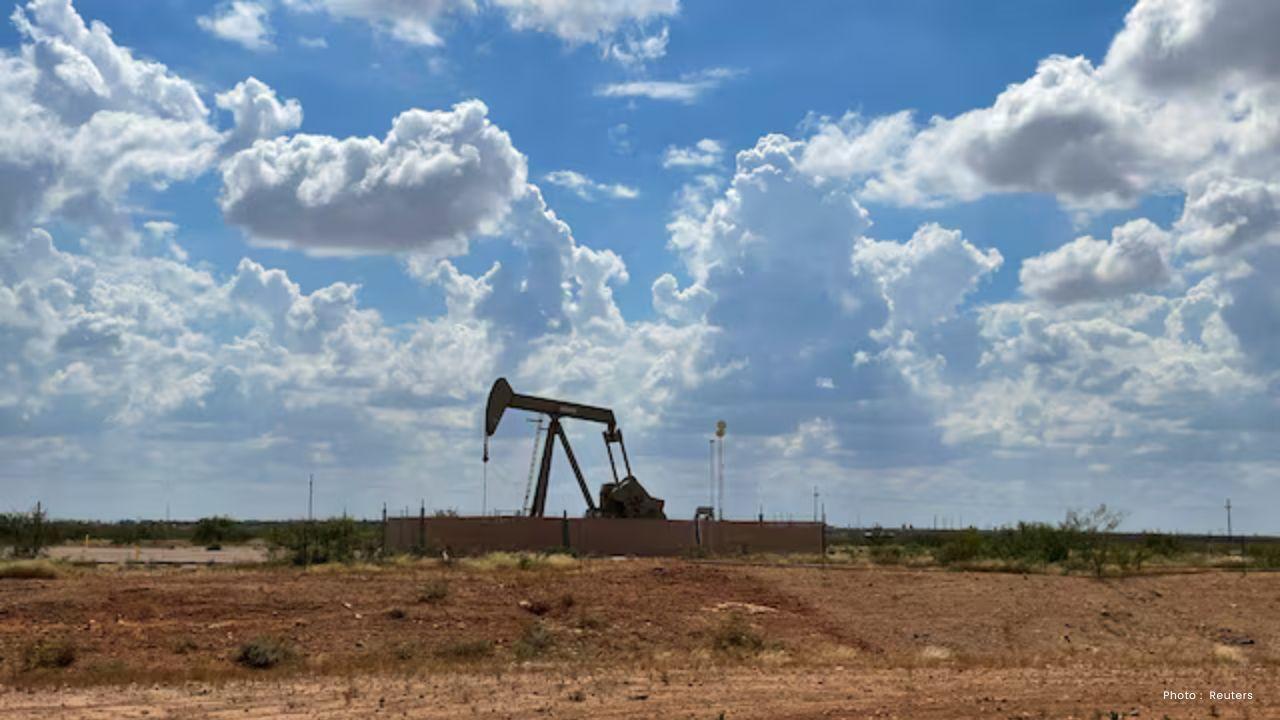 Oil Prices Fall as Rising US Crude Inventories Ease Supply Concerns