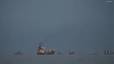 Ships Disguise as Chinese to Avoid Attacks in Iran War