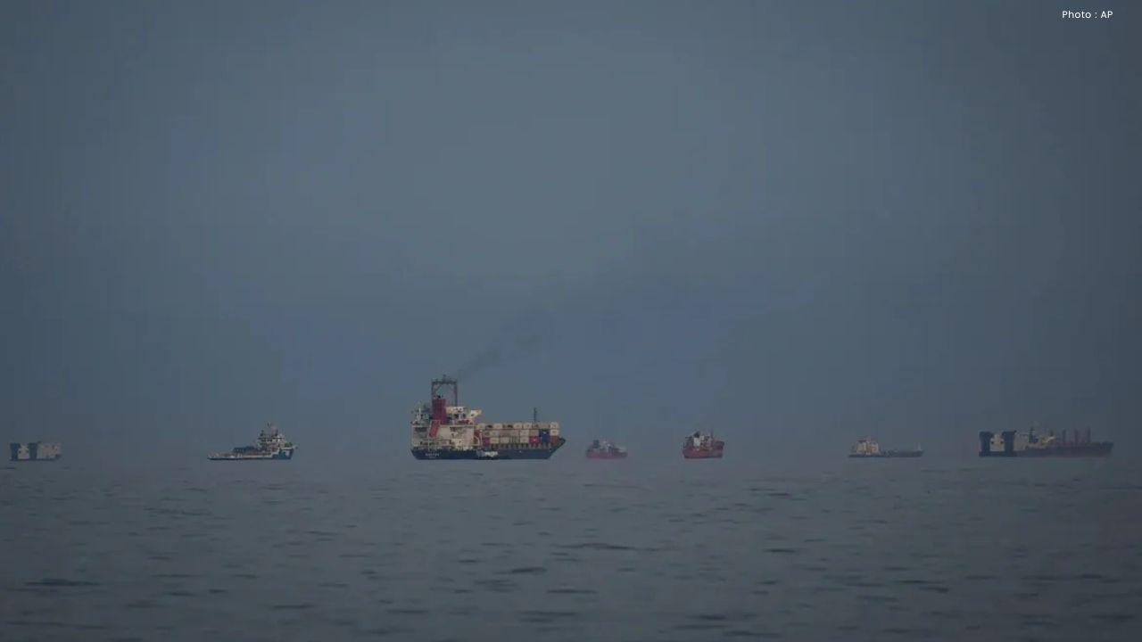 Iran Threatens to Shut Strait of Hormuz as Trump Ultimatum Escalates War