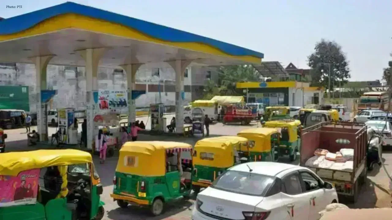 Pakistan Increases Fuel Prices as Global Conflicts Escalate